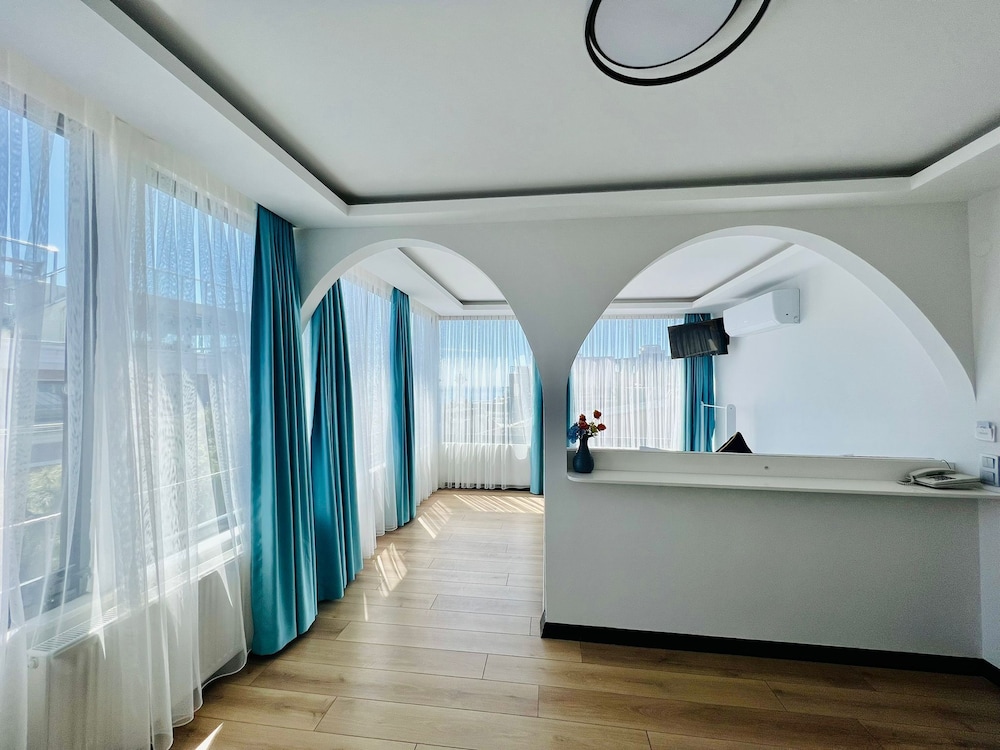 Apex Hotel 39/64