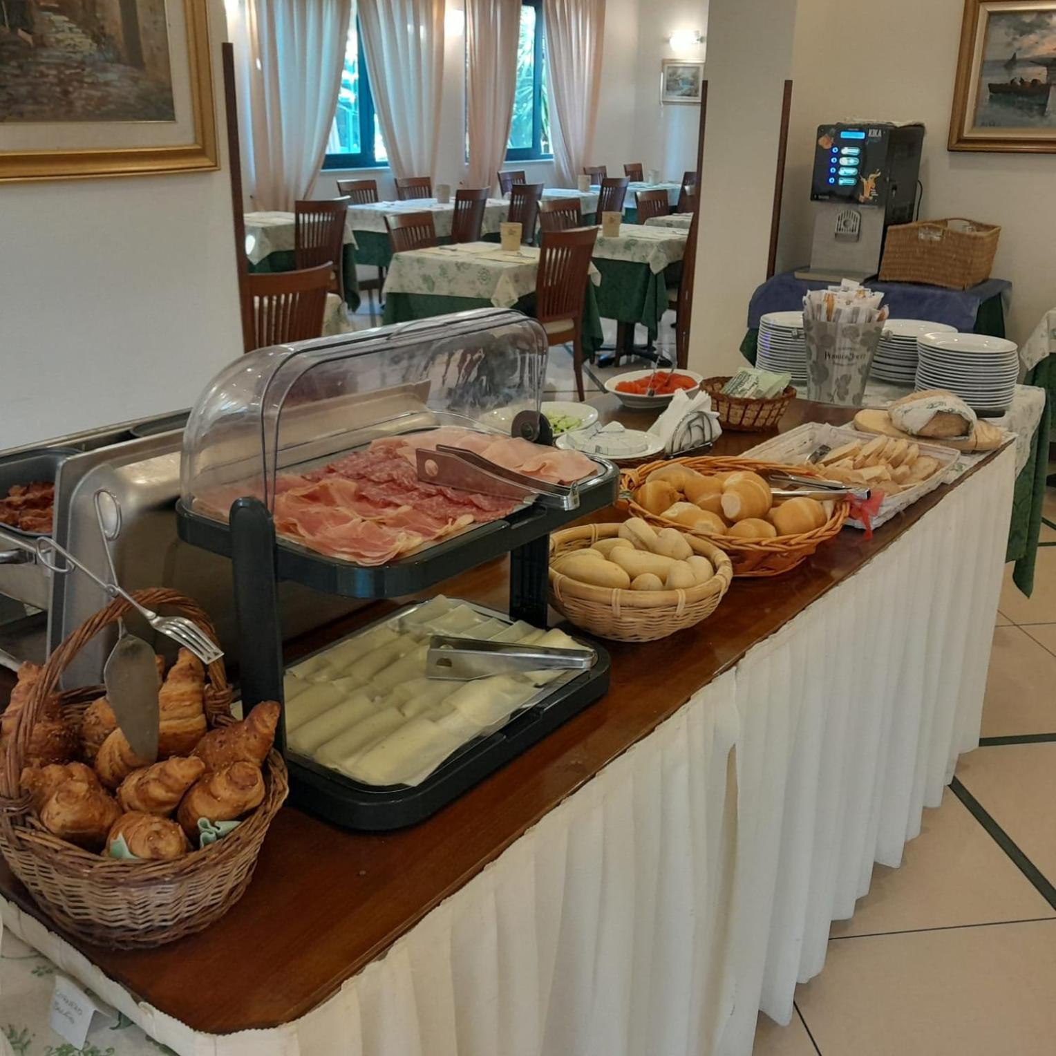 HOTEL VILLA OMBROSA 24/52
