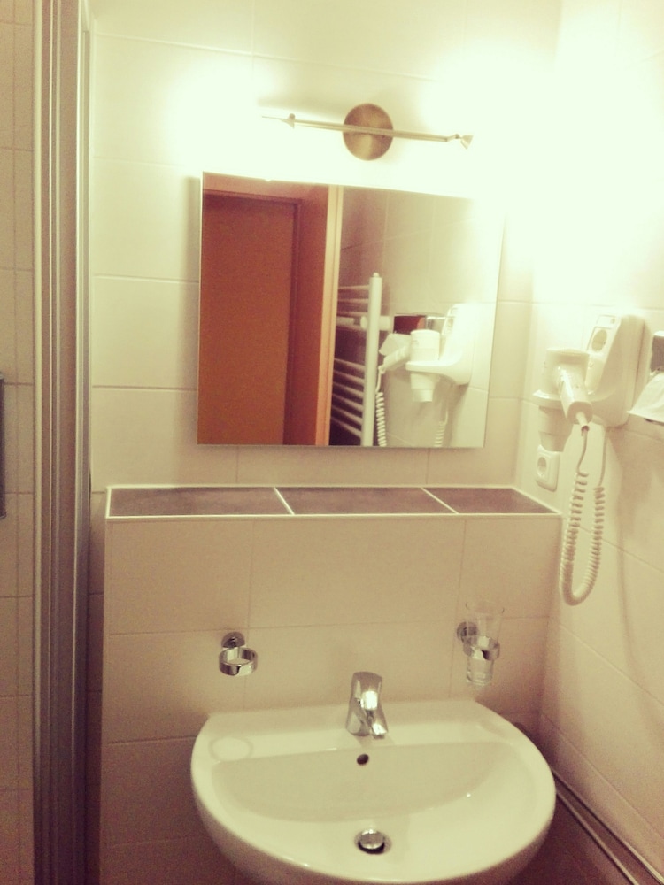 Hotel Alttolkewitzer Hof Dresden 49/50