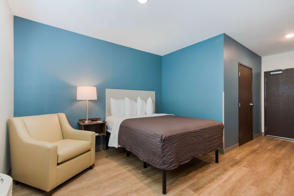 WoodSpring Suites Tamarac 19/50