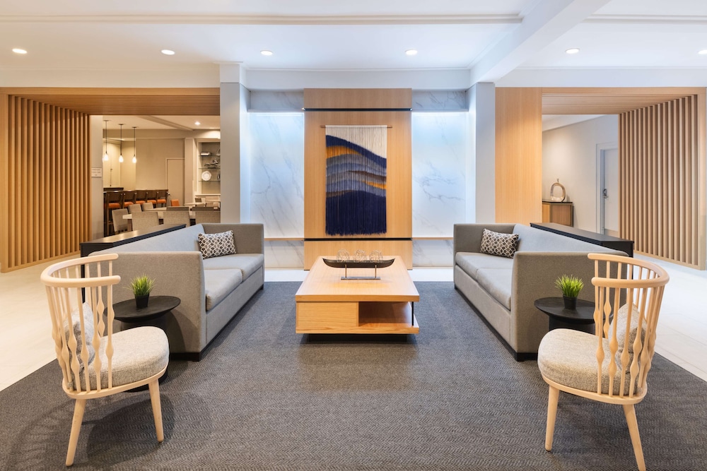 Radisson Hotel Nashville Airport 24/48