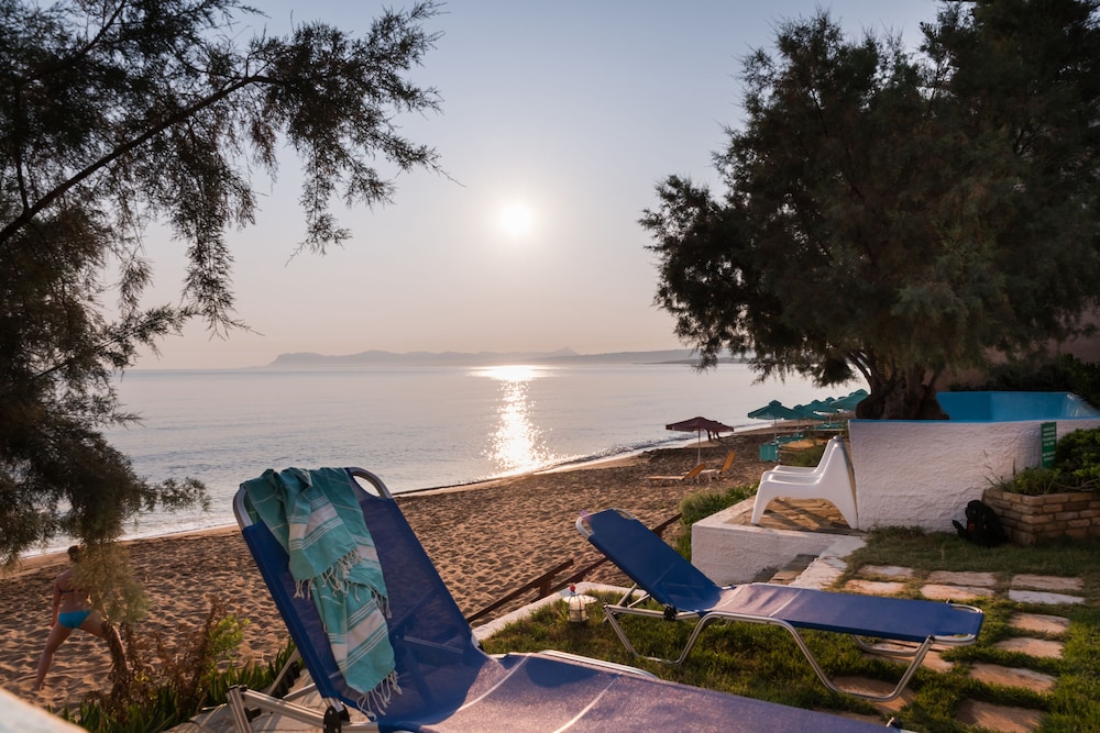 Hermes Beach Studios 30/50