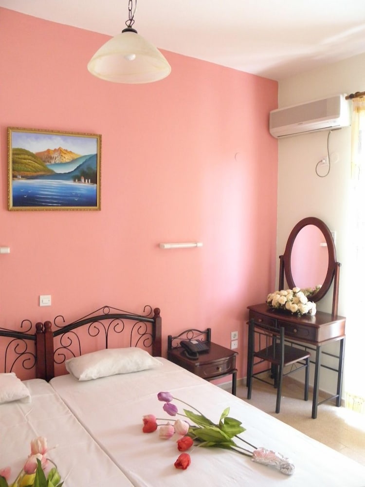 Vossos Hotel Apartments 23/41
