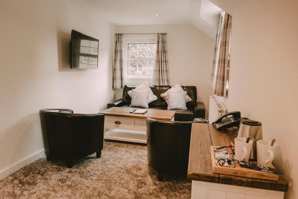 OYO Flagship Nant Ddu Lodge Hotel & Spa 61/70