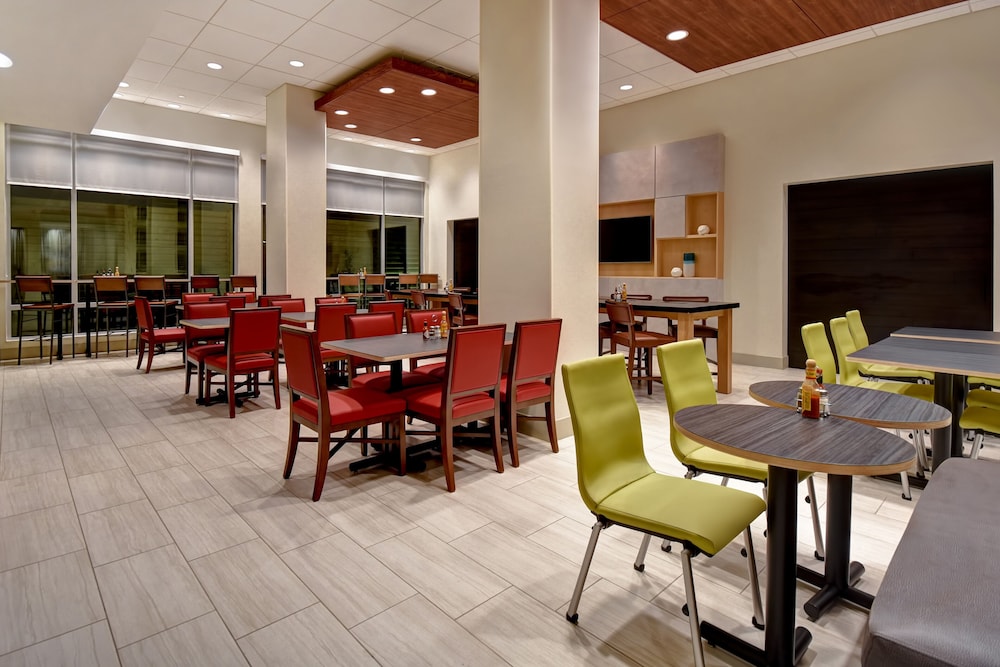 Holiday Inn Express Suites Galveston Beach 49/65