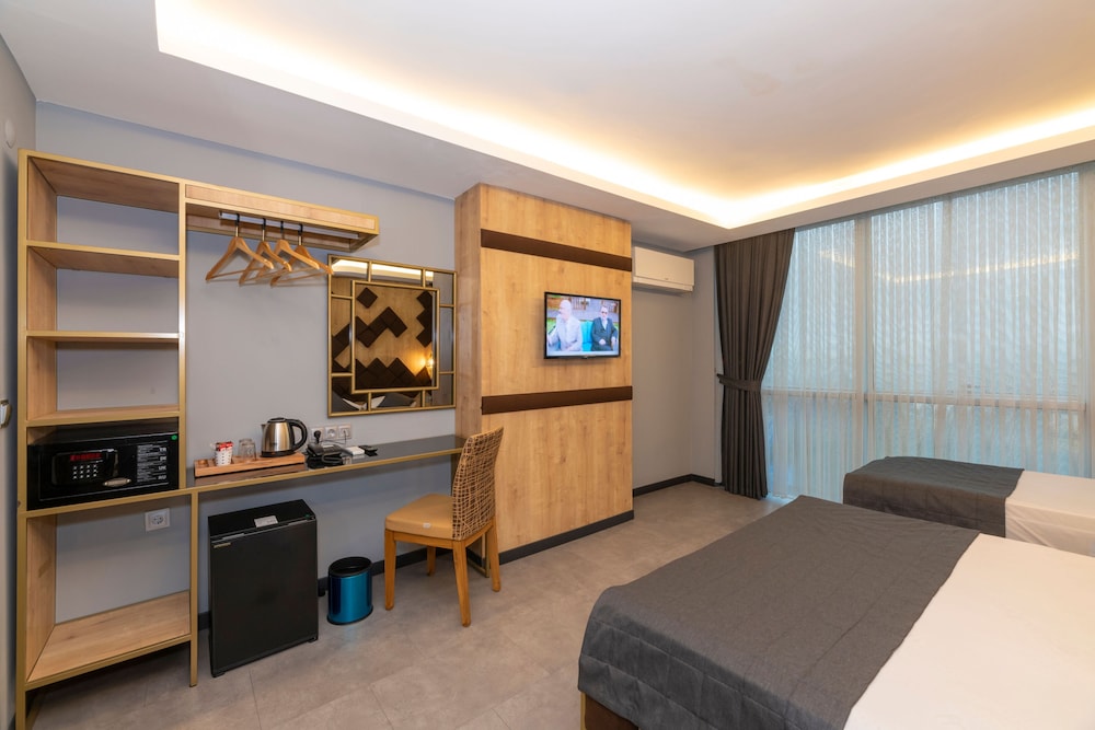 Fly And Stay Airport Hotel 26/55