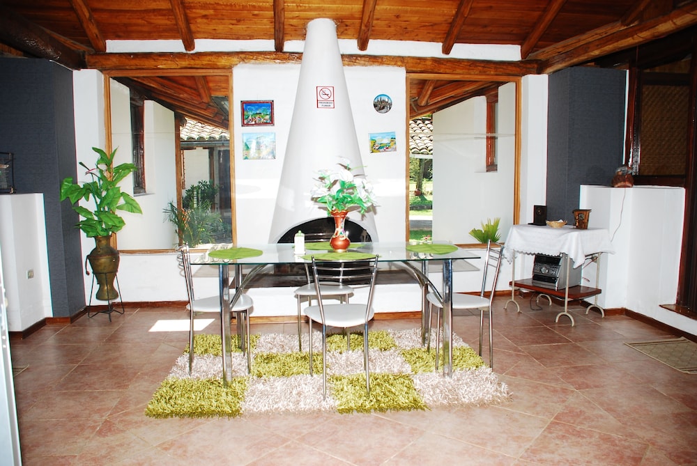 Hosteria Airport Garden 51/64