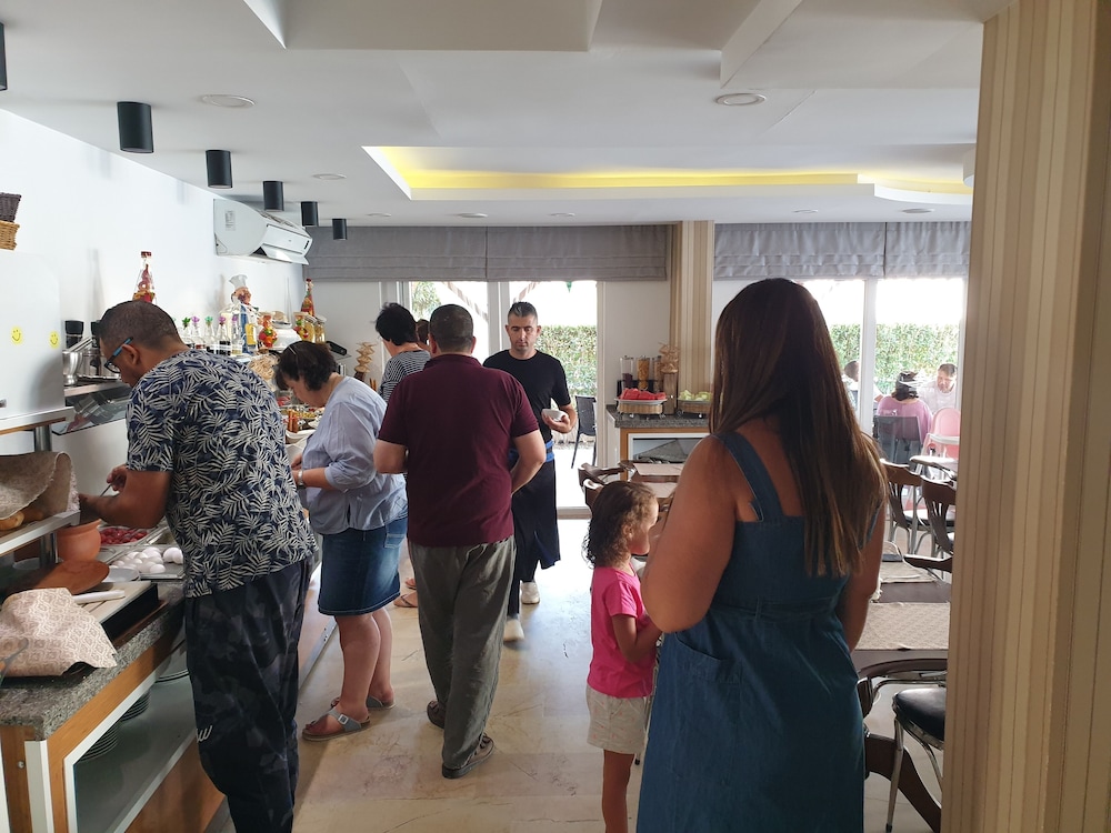 Esperanza Boutique Hotel 65/73