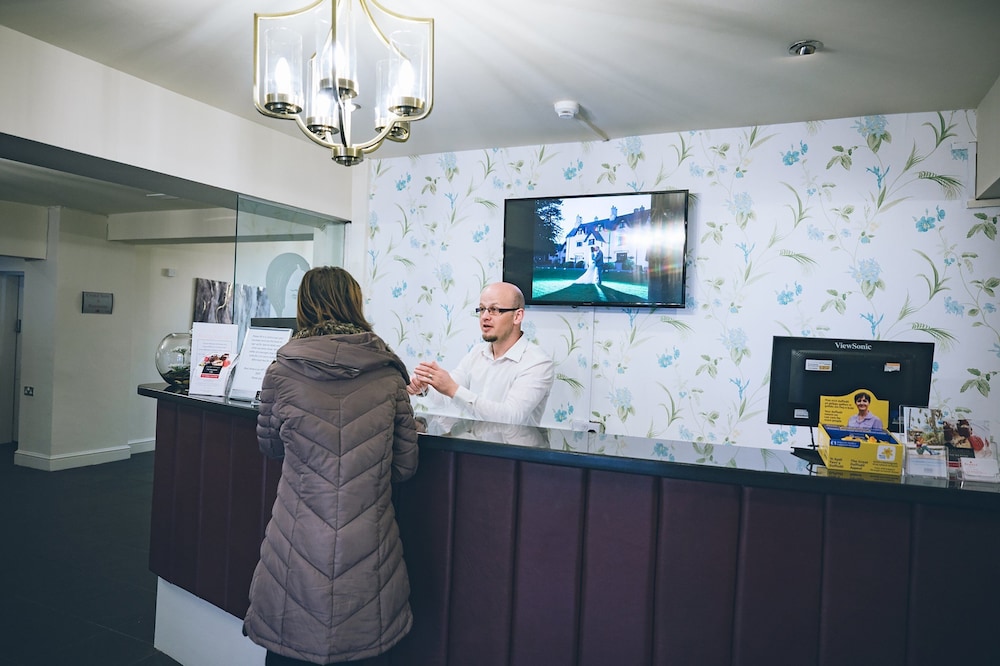Cwrt Bleddyn Hotel & Spa 4/42