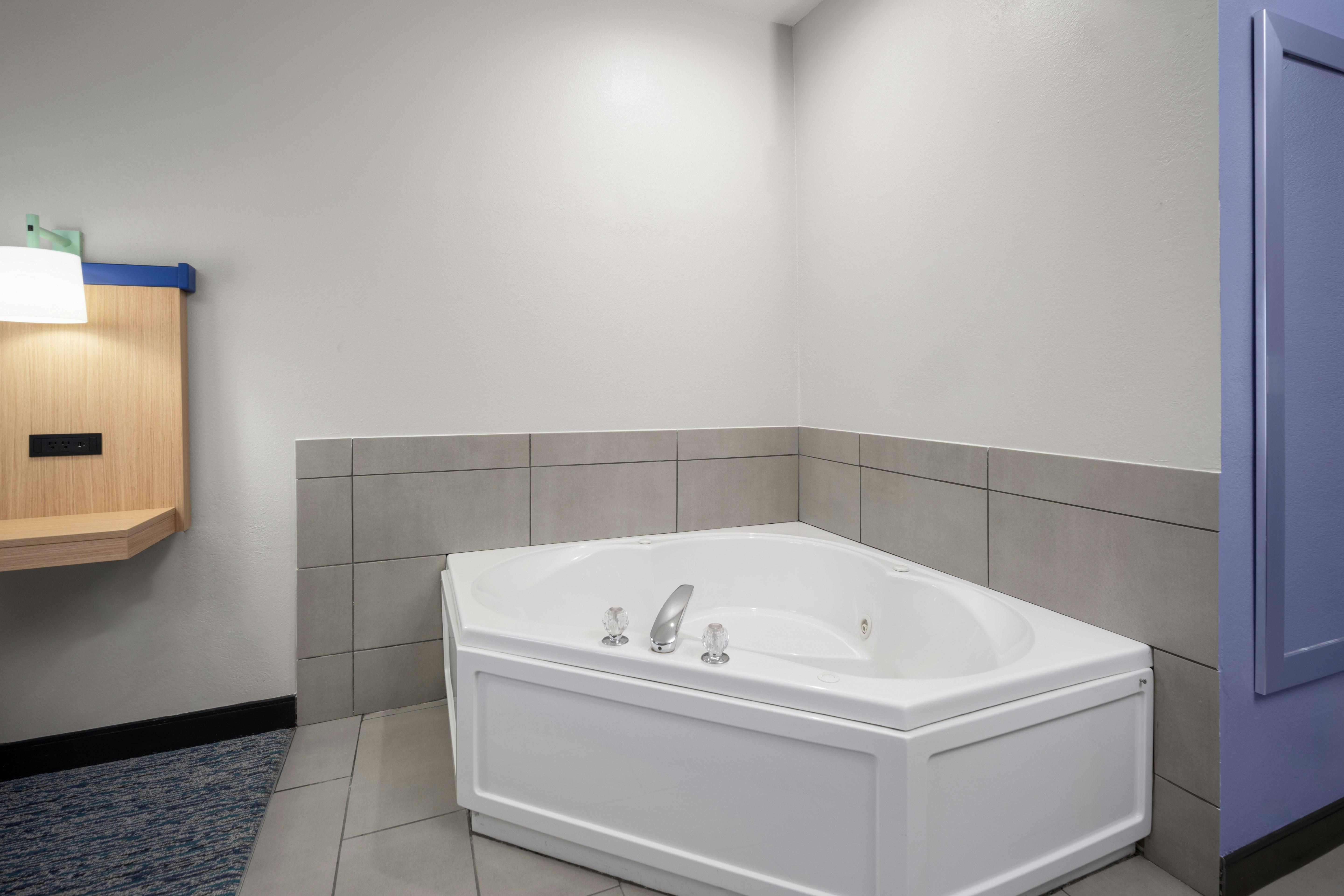 Holiday Inn Express Hotel And Suites Brookings 65/66