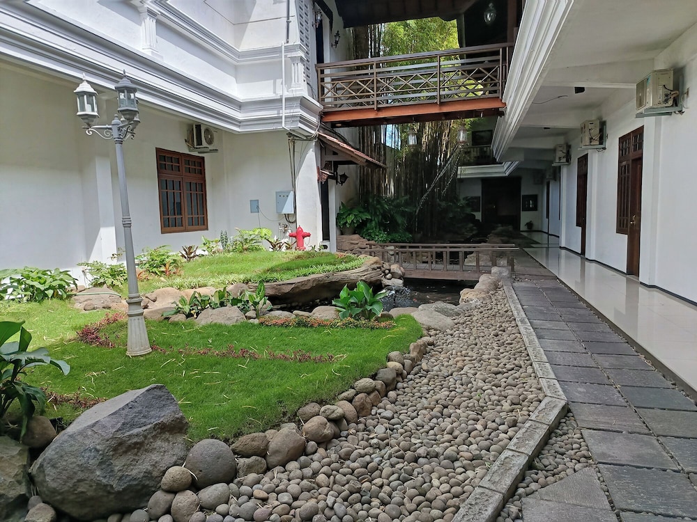 Narita Hotel Tulungagung 30/35