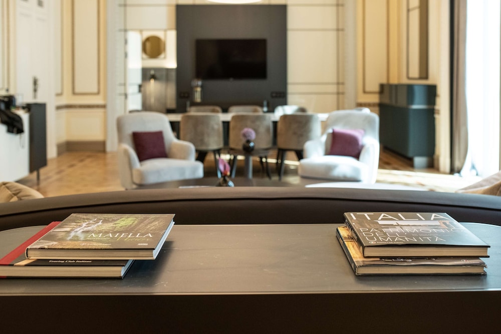 Radisson Collection Hotel, Palazzo Touring Club Milan 44/73