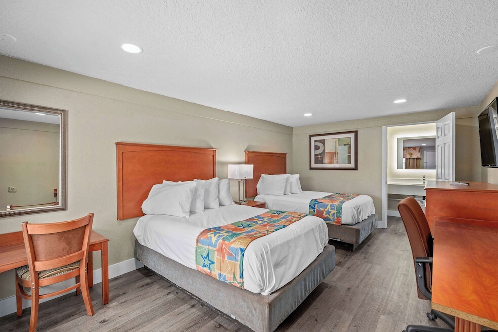 2 BEDROOMS, FAMILY SUITE