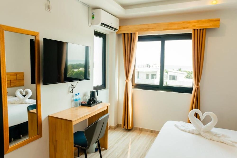 AIMI Beach Hotel 43/64