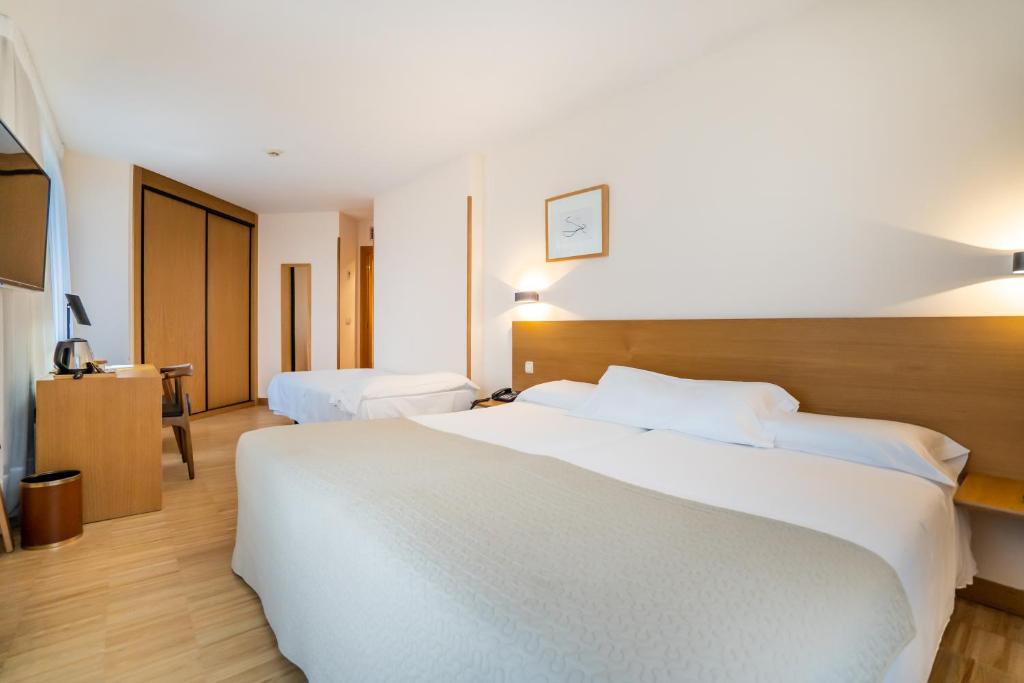 Room, Triple, Terrace, Gran Hotel Victoria 5/6
