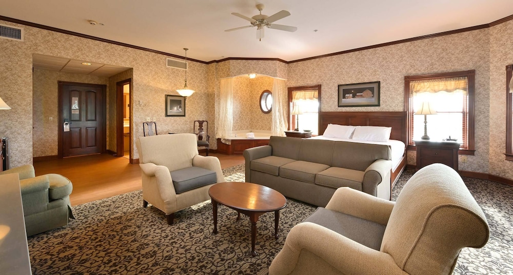 Carlisle Inn Sugarcreek 39/58