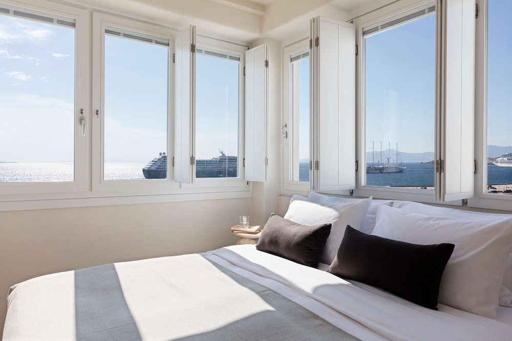 SUPERIOR, SUITE, SEA VIEW