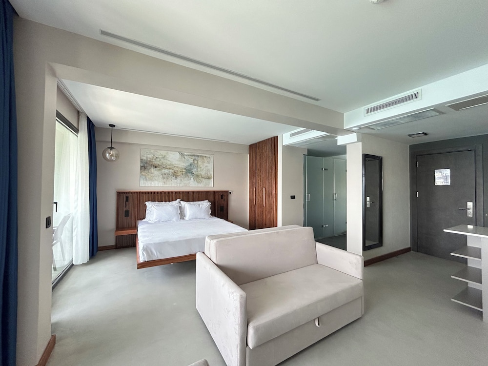 Ertan Hotel Cesme 27/63