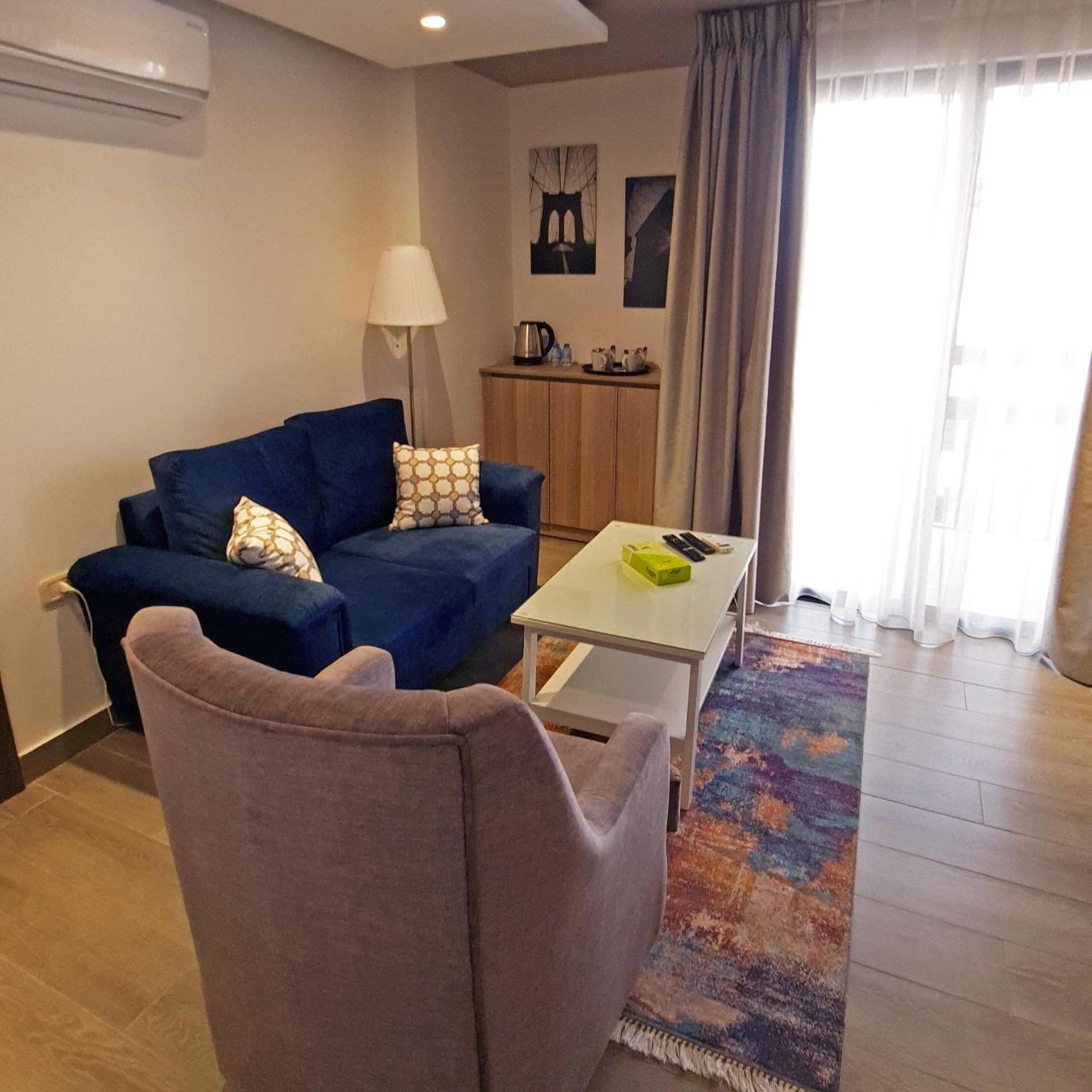 Red Carpet Suites 50/65