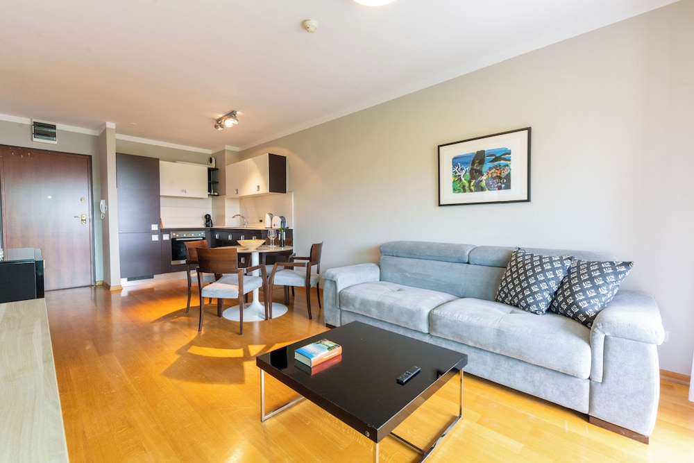 THE RESIDENCE 31/71