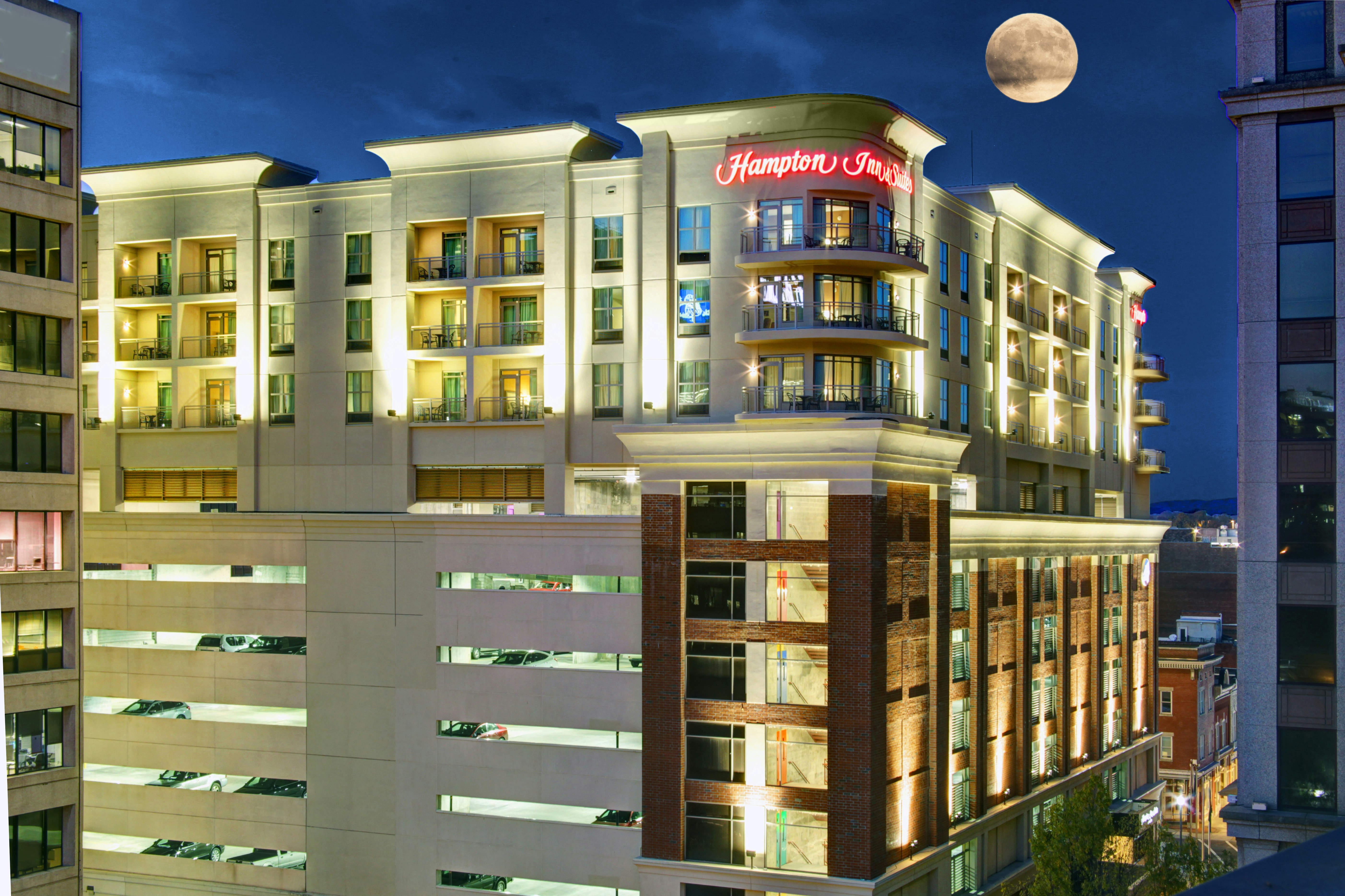 Hampton Inn And Suites Roanoke-Downtown 4/75