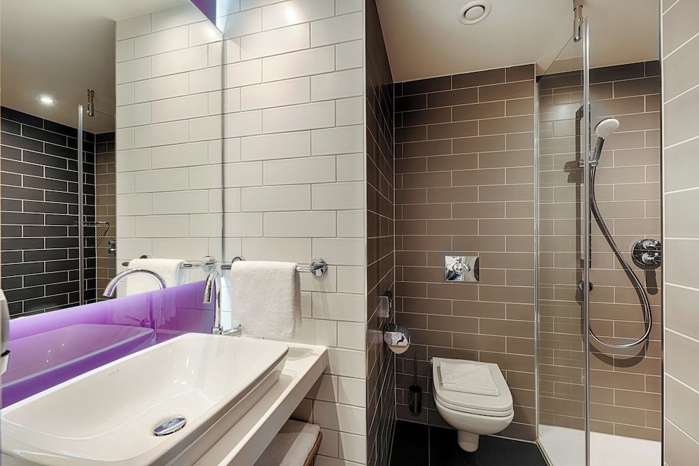 Premier Inn Frankfurt Westend Hotel 39/44