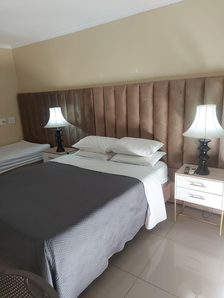 Purple Olive Guest House 22/53