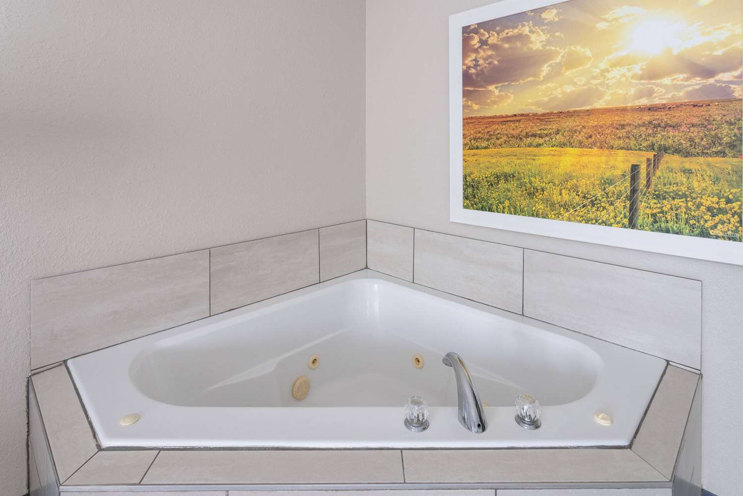 Days Inn by Wyndham Louisburg 40/44