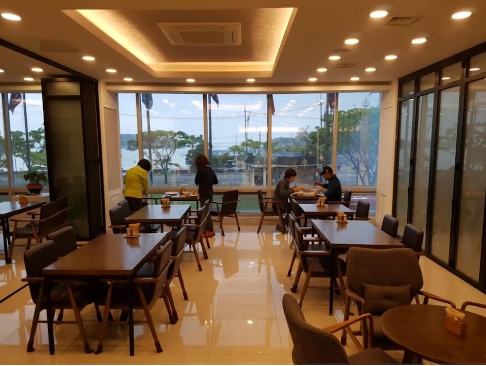 Narsha Hotel 42/53