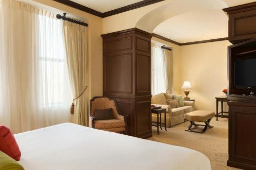 Deluxe, Suite, King Bed
