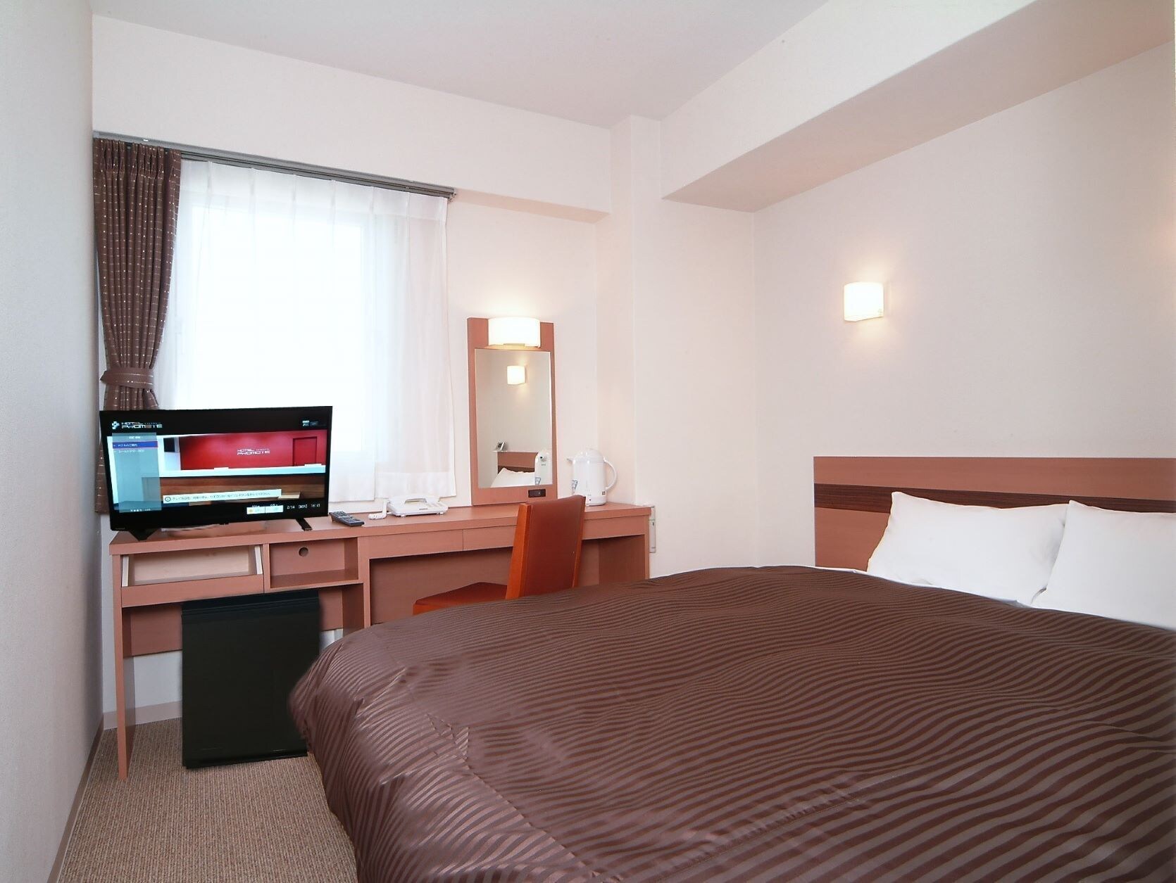 ROOM, DOUBLE BED