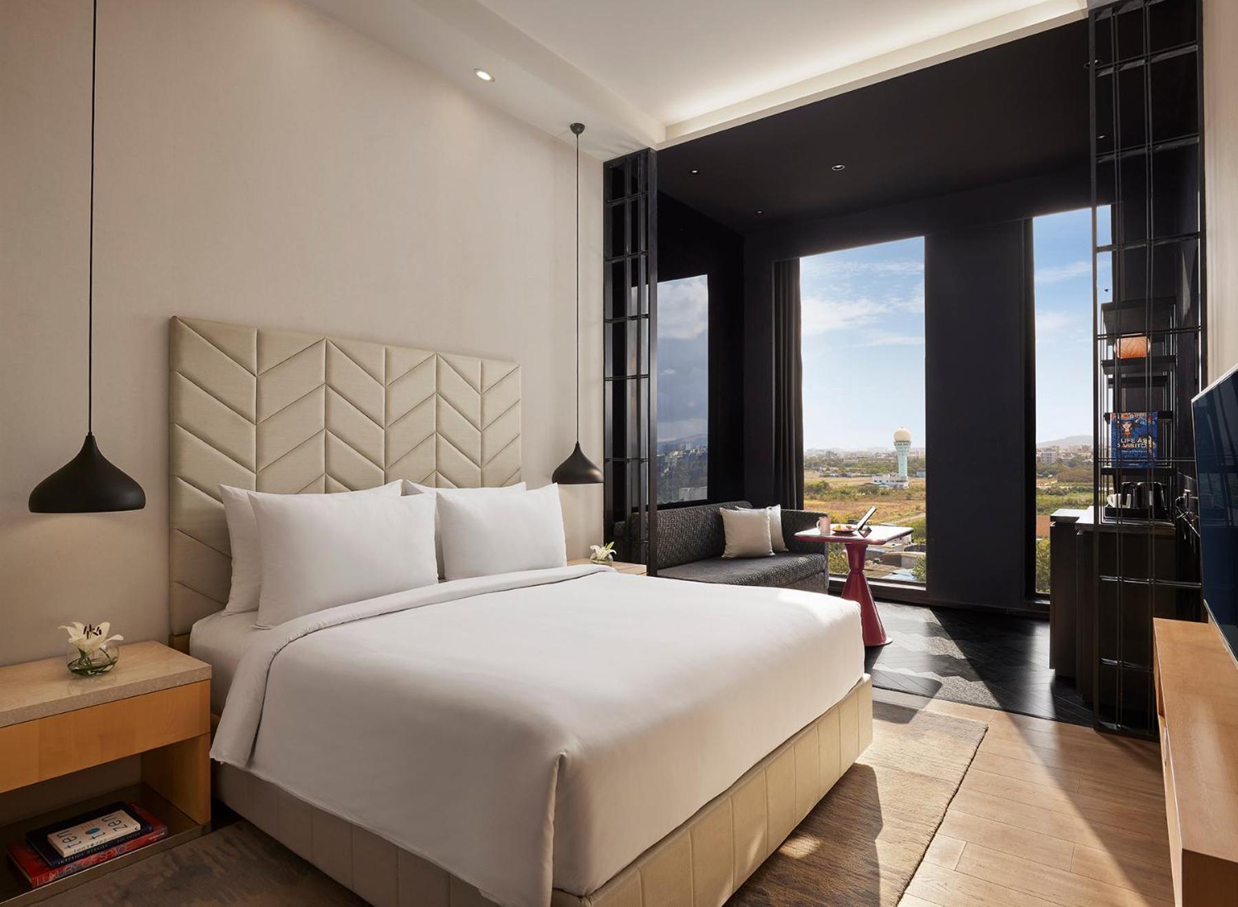 1 KING BED