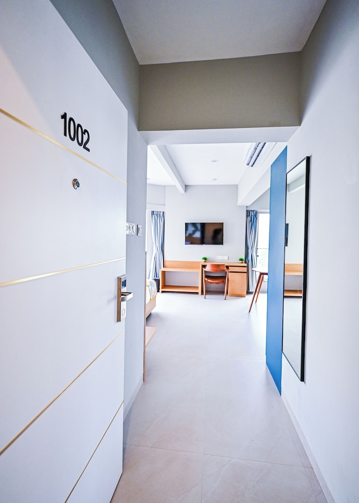 Lobby at Indie Stays Chembur, MUMBAI
