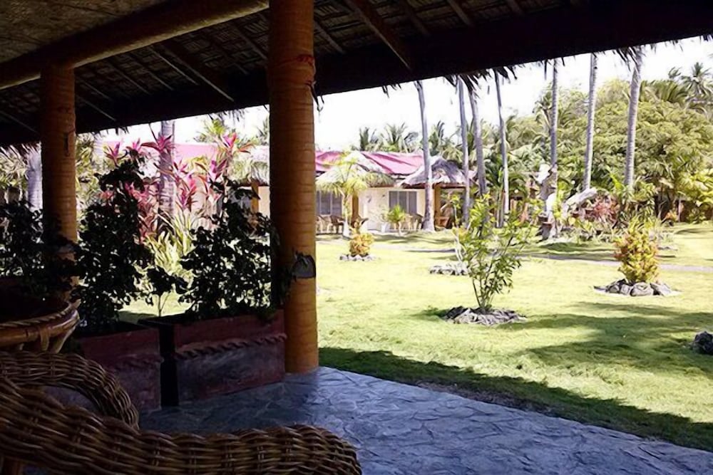 Whispering Palms Island Resort 35/40