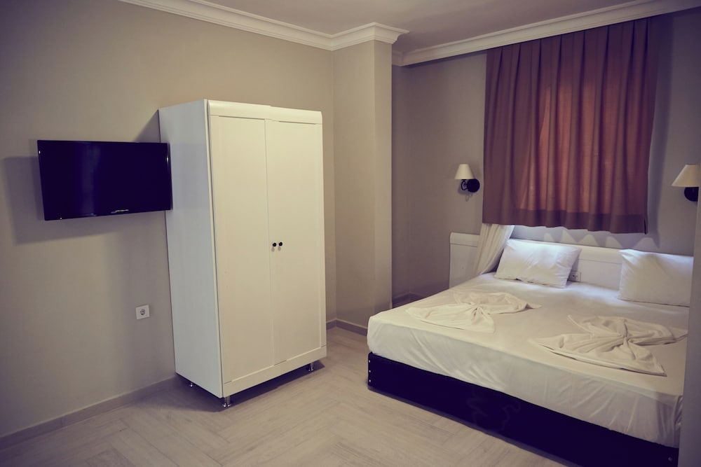 Two Seas Hotel 19/50