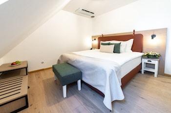 Standard, King Bed
