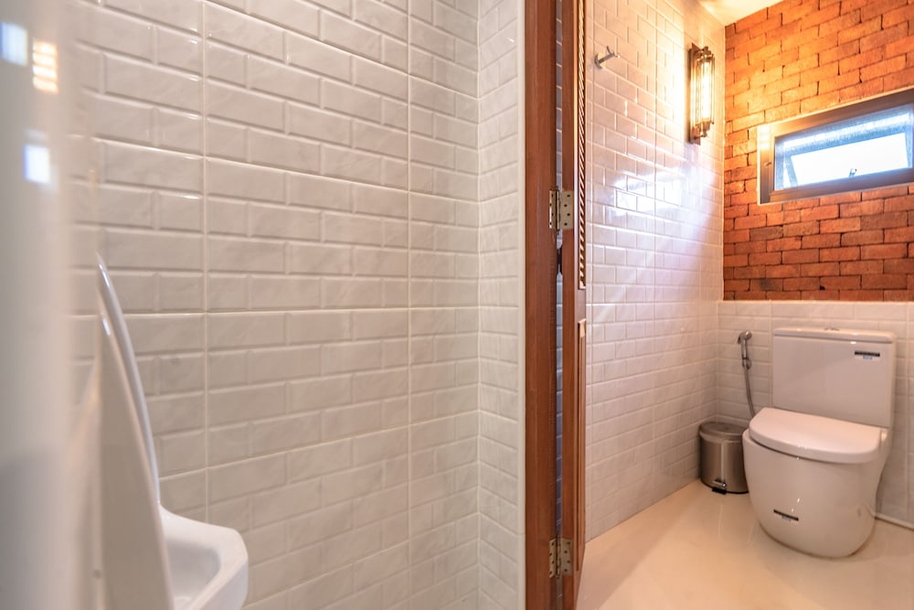 Siam Plug In Hostel 44/50