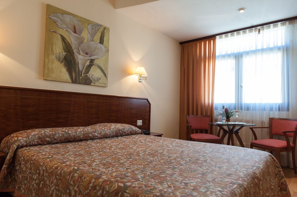 HOTEL UNZAGA PLAZA 15/63
