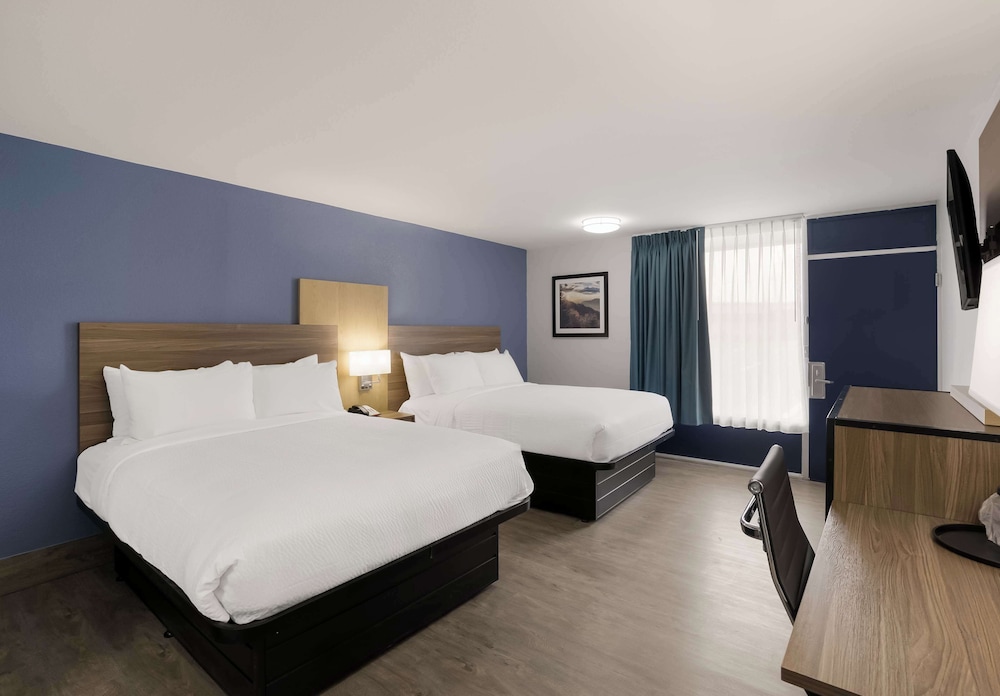 STANDARD, 2 QUEEN BEDS, PET FRIENDLY, KITCHENETTE