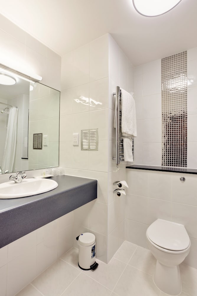Best Western Plough & Harrow Hotel 7/49