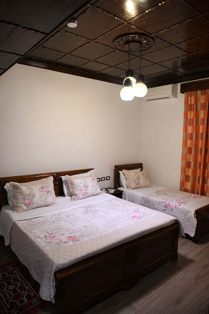 Hotel Kaceli 18/76