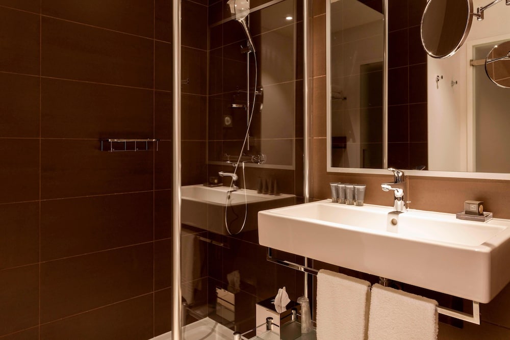 Ac Hotel Paris Le Bourget Airport 13/50