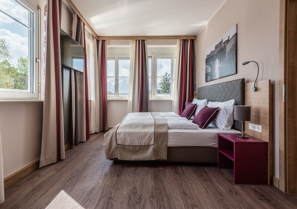 Hotel Max 70 12/50