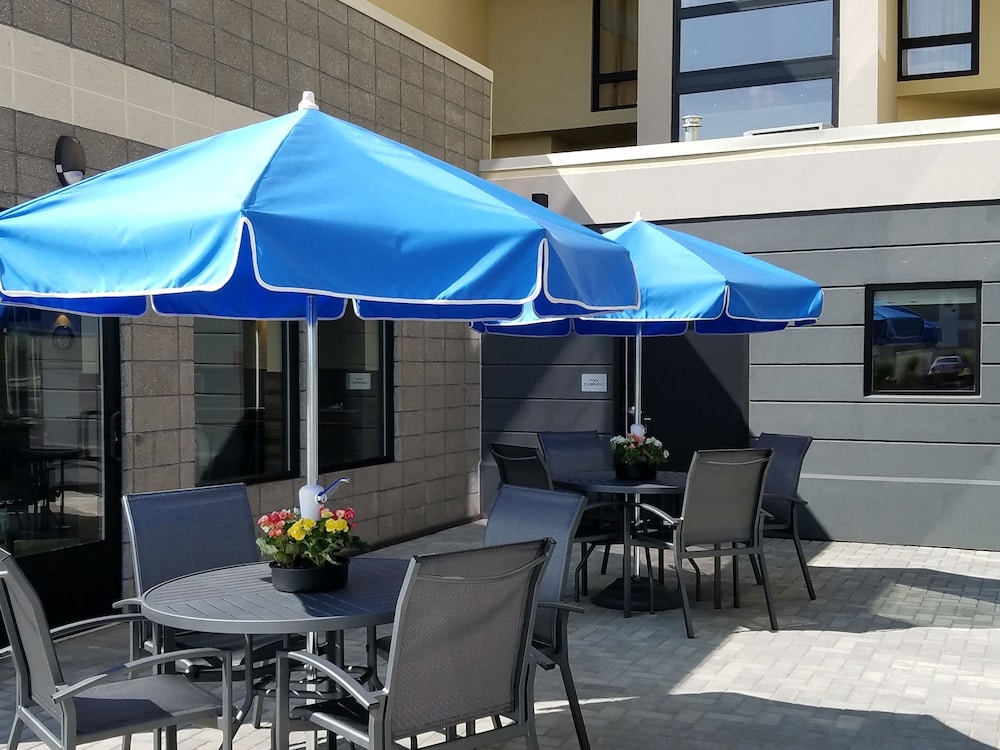 Fairfield Inn Suites Springfield Holyoke 29/35