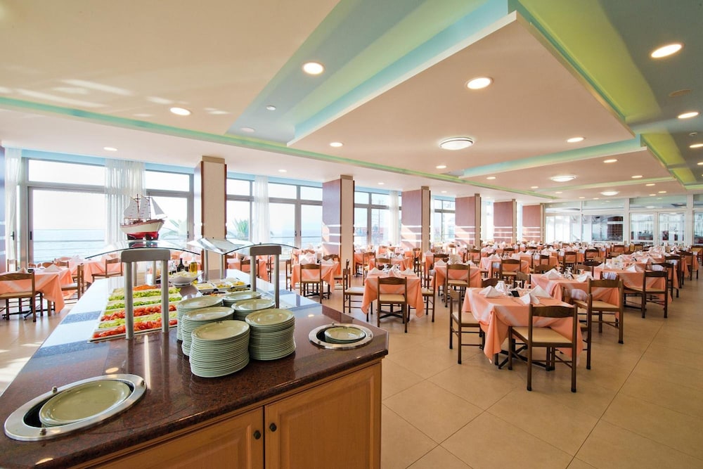 Belair Beach Hotel 35/50