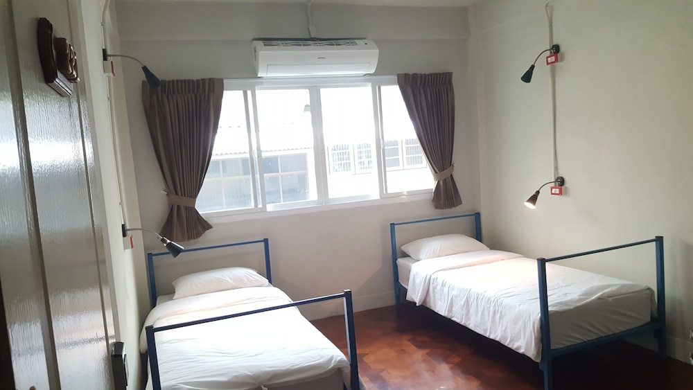 Bangkok Check Inn 11/70