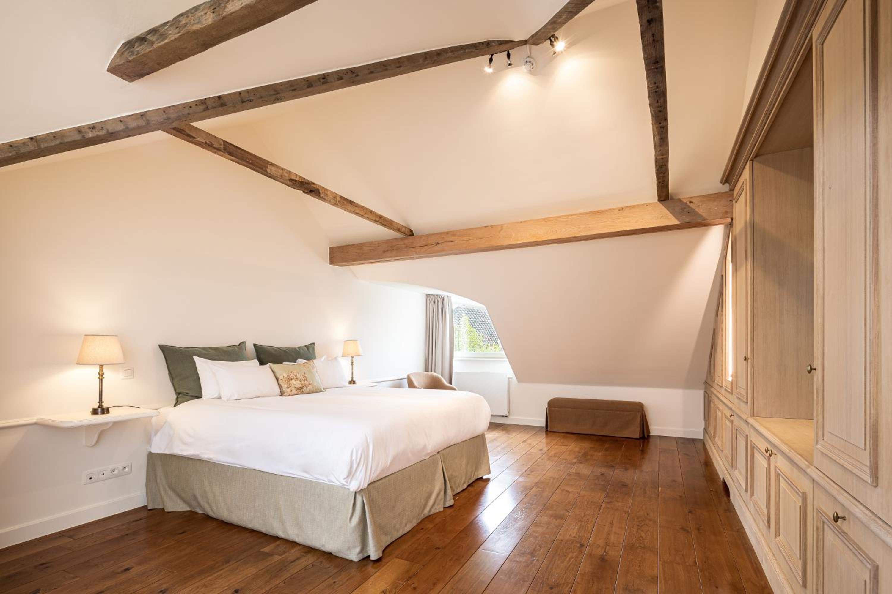 Belfry, Suite, Queen Bed, Sofa