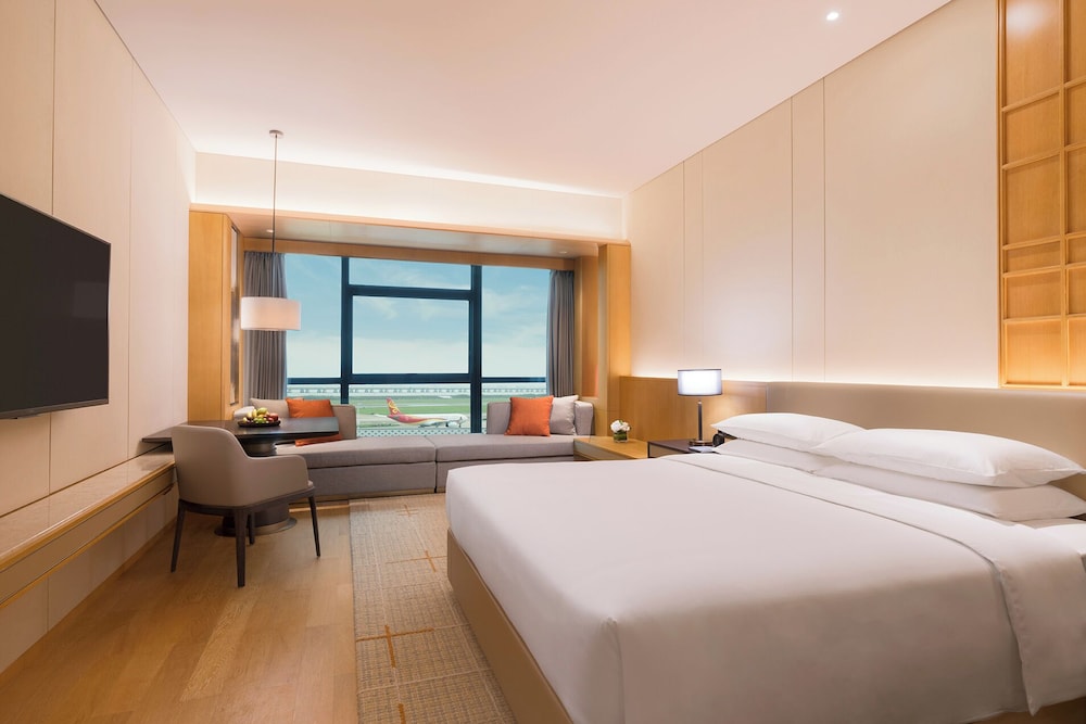 Hyatt Regency Shenzhen Airport 12/69