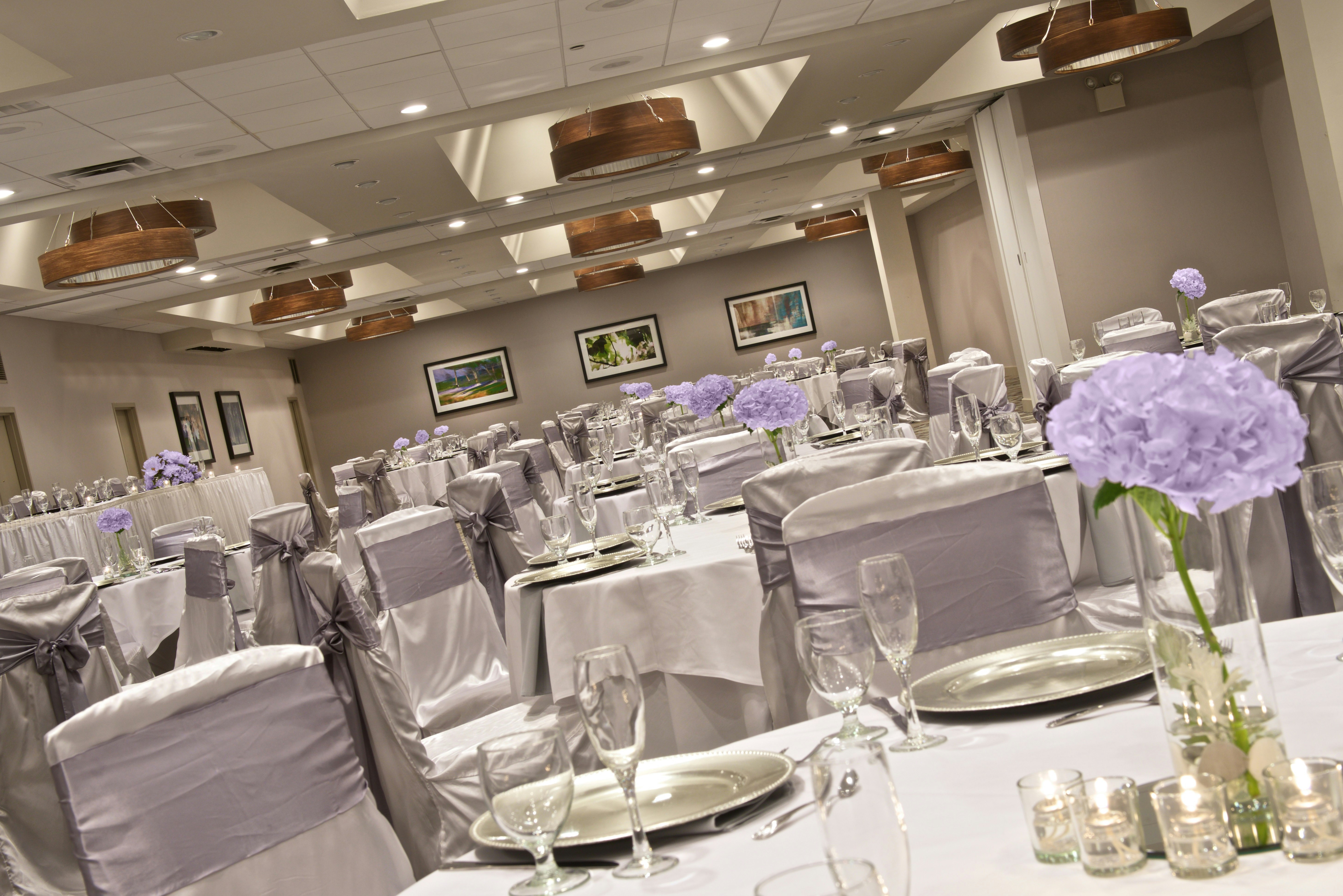 Embassy Suites by Hilton Cincinnati Northeast Blue Ash 48/54