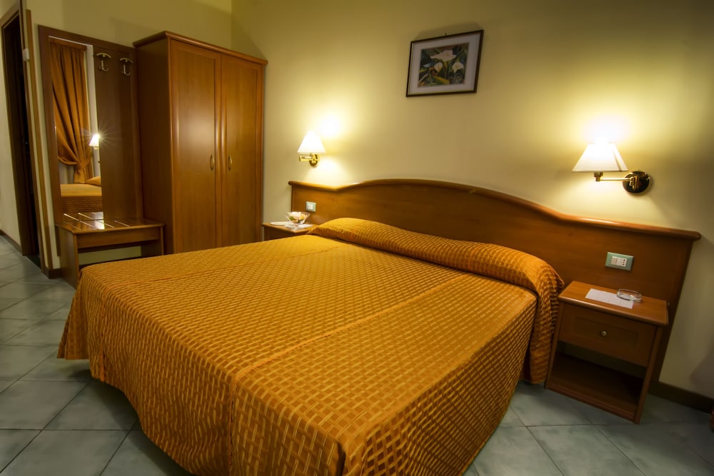 HOTEL DEGLI AMICI 7/42